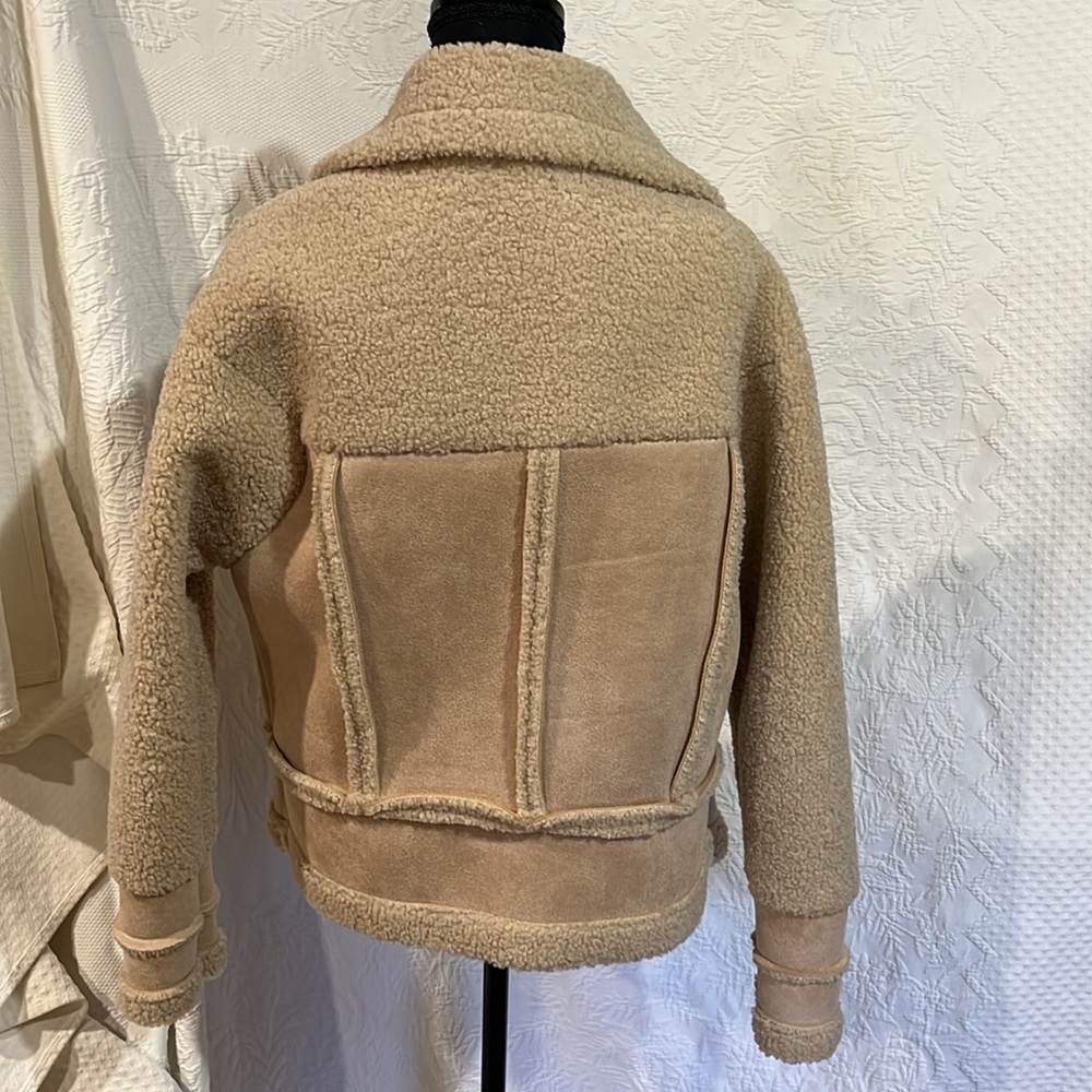 Princess Polly Sherpa jacket, size S/M - Picture 9 of 15